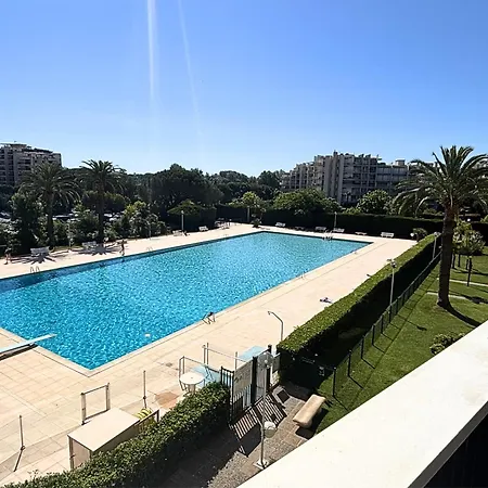 Elegant T3 Avec Piscine, Terrasse, Parking, 6 Pers Apartment Mandelieu