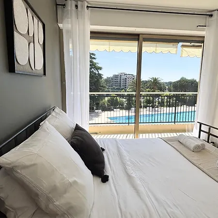 élégant T3 Avec Piscine, Terrasse, Parking, 6 Pers Appartamento Mandelieu