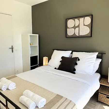 Apartment Elegant T3 Avec Piscine, Terrasse, Parking, 6 Pers *