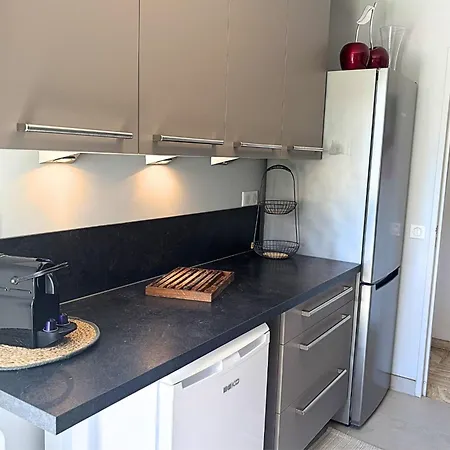 Апартаменты Elegant T3 Avec Piscine, Terrasse, Parking, 6 Pers