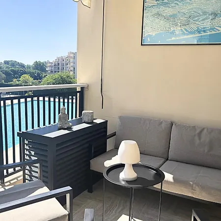 Апартаменты Elegant T3 Avec Piscine, Terrasse, Parking, 6 Pers