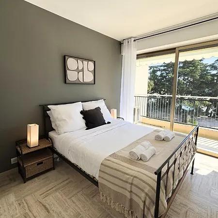 Апартаменты Elegant T3 Avec Piscine, Terrasse, Parking, 6 Pers *